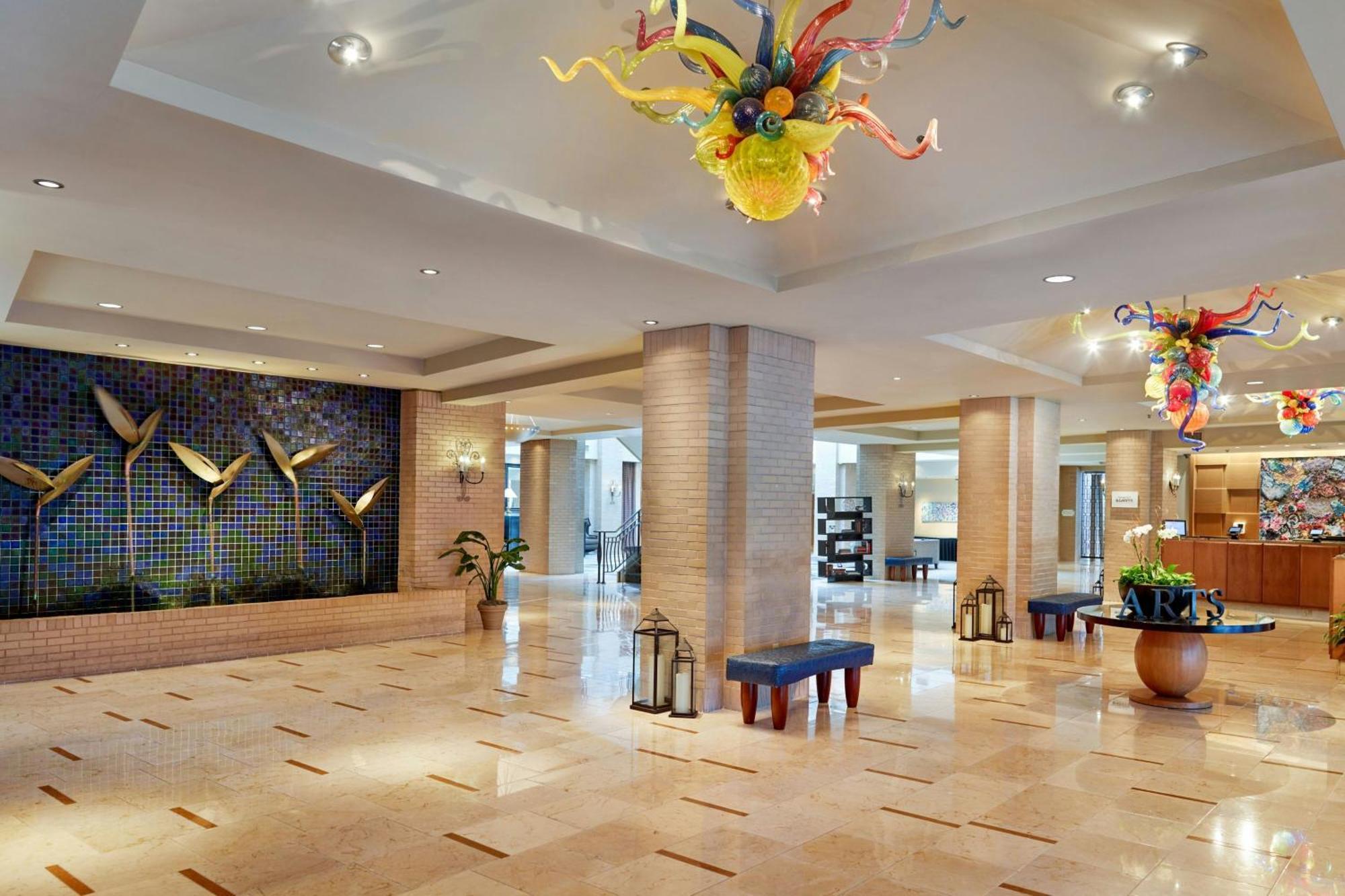 Renaissance New Orleans Arts Warehouse District Hotel Exterior photo
